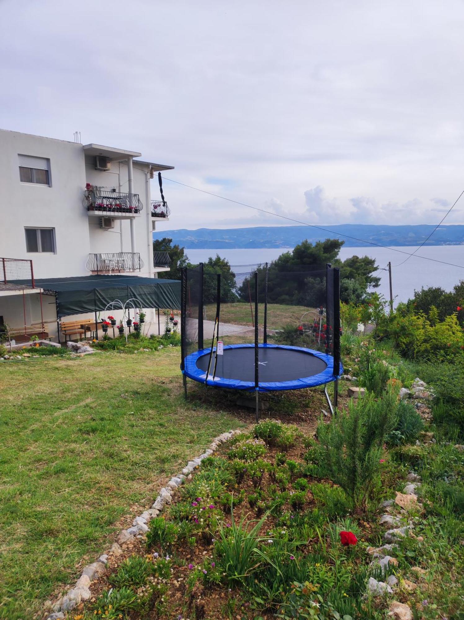 Apartment With 2 Balconies And Sea View Omis Exterior photo